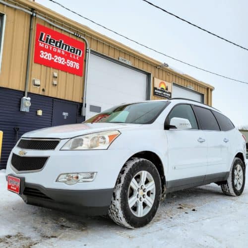 2010 Chevrolet Traverse 2LT Front Drivers View